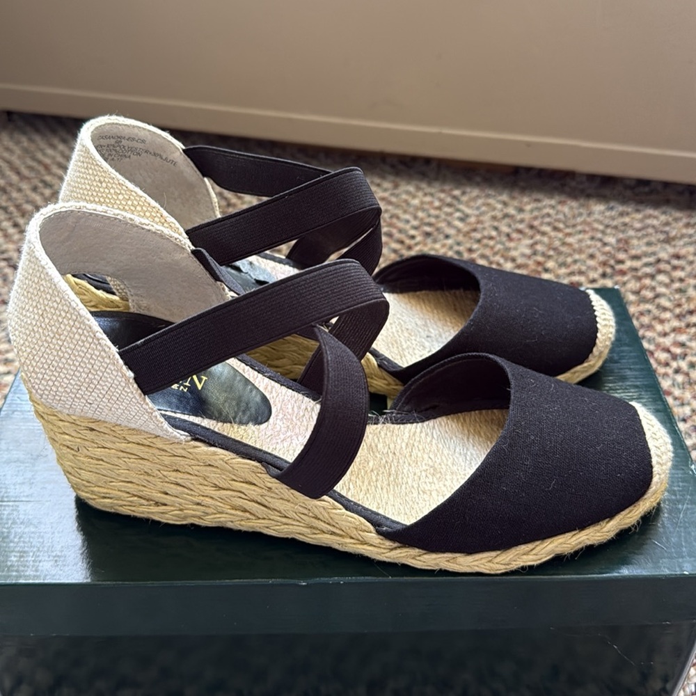Woman’s Ralph Lauren Casandra Eucalyptus Linen Espadrille Size 9B - Black - Picture 6 of 8